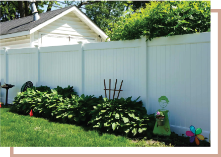 white vinyl fence