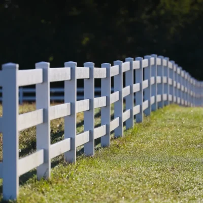 view of a vinyl fence